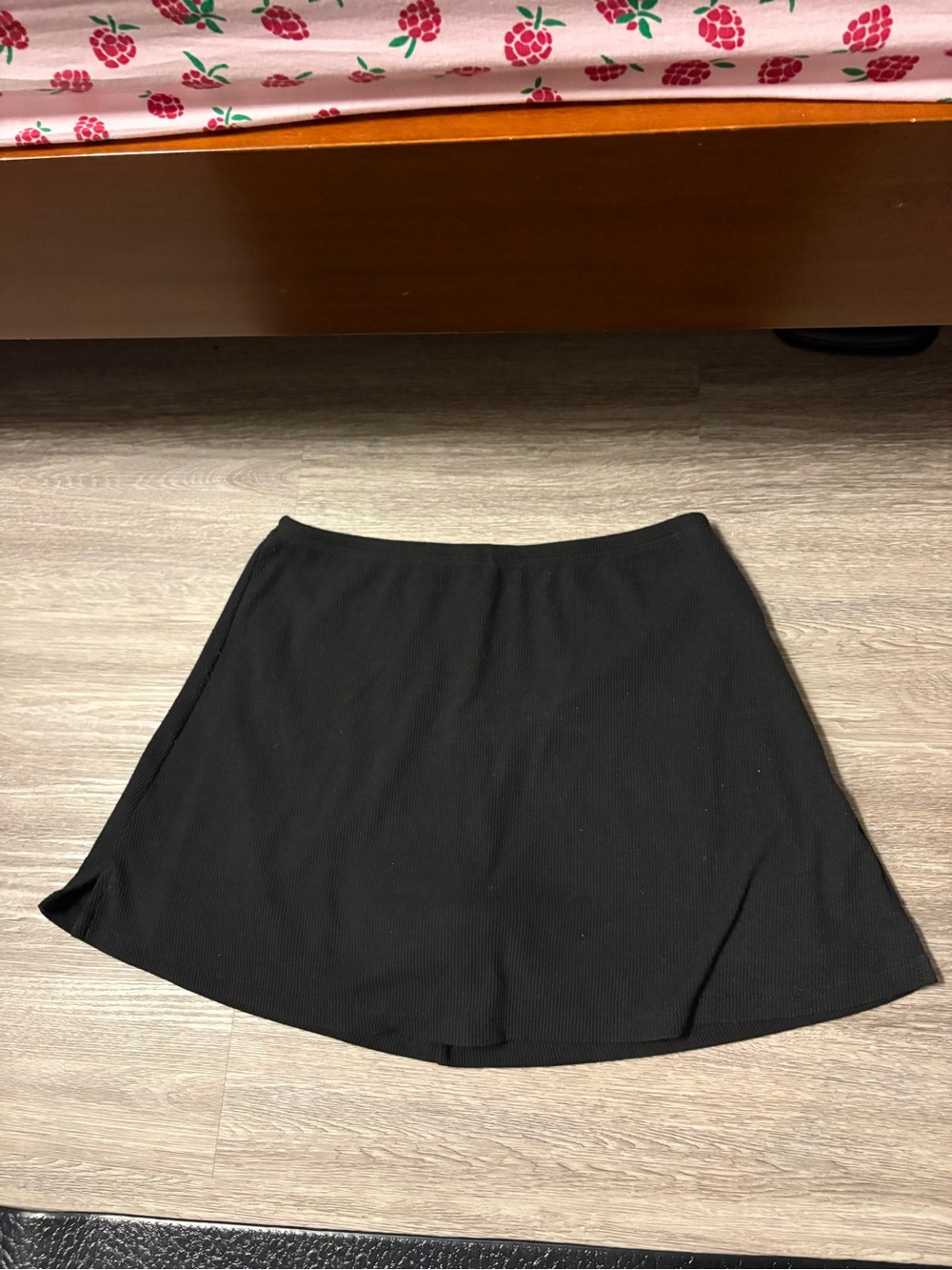 Lisa Says Gah Black skirt